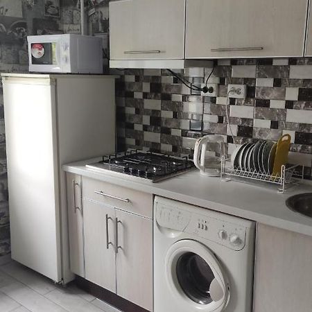 Затишна Квартира Lägenhet Tjerkasy Exteriör bild